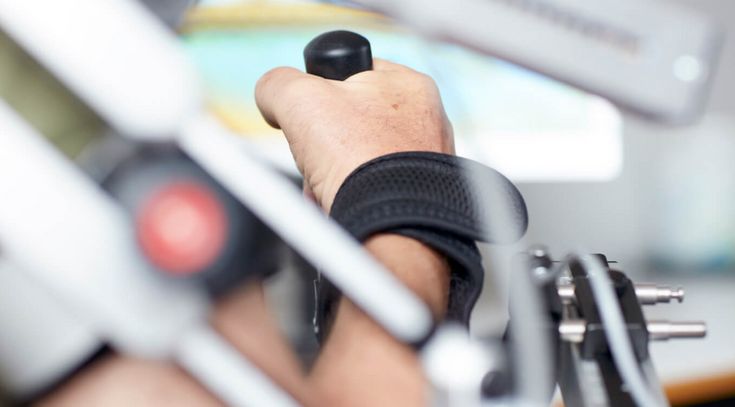 Armübung in neurologischer reha
