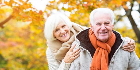 ein fröhliches älteres Ehepaar