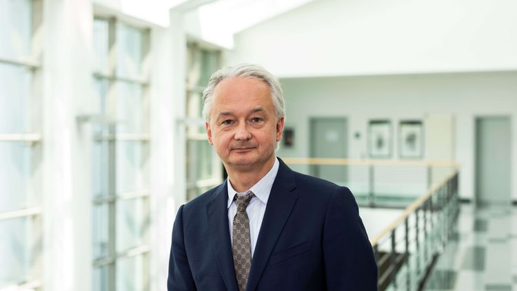 PD Dr. Harald Hausmann von FOCUS Gesundheit als „Top-Mediziner 2022“ ausgezeichnet