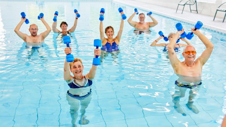 Wassergymnastik bei Rheuma