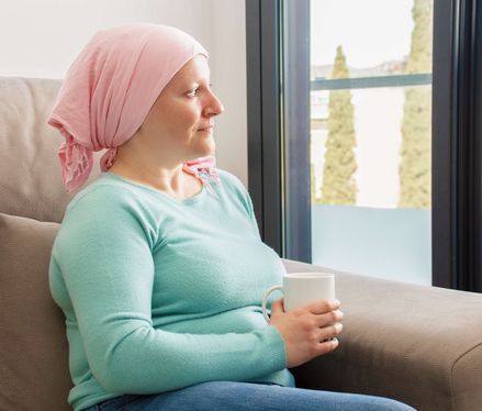 Brustkrebs (Mammakarzinom): Symptome, Risikofaktoren und Behandlung