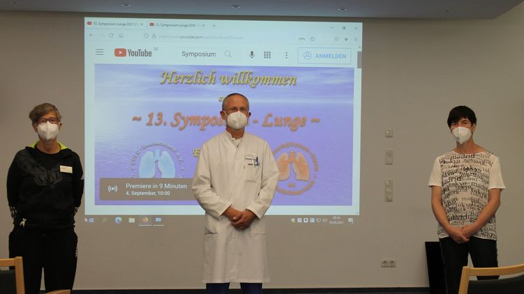 MEDICLIN Klinik Reichshof: Patient*innen der Pneumologie verfolgen Vorträge rund um das Thema Lunge