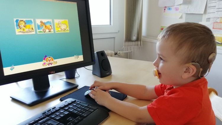 Cochlea Implantat bei Kindern