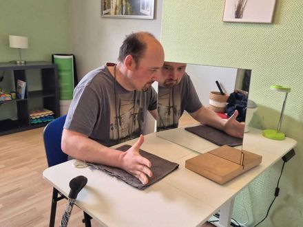 Mit Spiegeltherapie zurück ins Leben