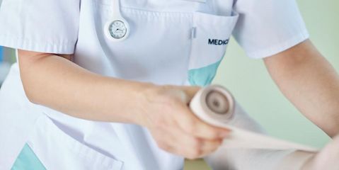 Wer übernimmt die Wundpflege bei einem Dekubitus?