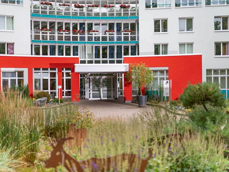 Eingang MEDICLIN Seepark Klinik 