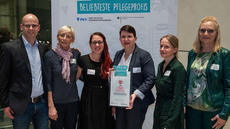 Deutschlands beliebteste Pflegeprofis: MEDICLIN Herzzentrum Coswig nimmt Preis in Berlin entgegen