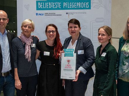 Deutschlands beliebteste Pflegeprofis: MEDICLIN Herzzentrum Coswig nimmt Preis in Berlin entgegen