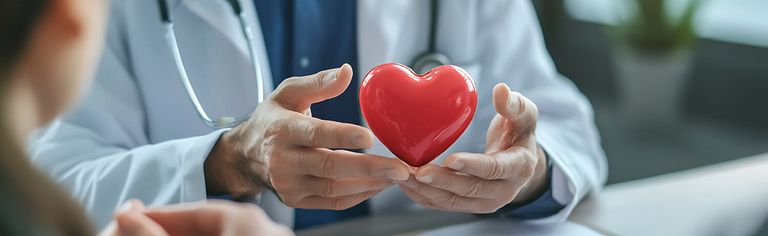 Broken-Heart-Syndrom: Ursachen, Symptome, Behandlung