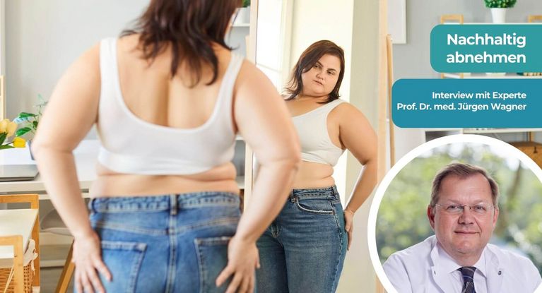 Übergewichtige Person steht vor dem Spiegel, Porträt von Adipositas-Experte Prof. Jürgen Wagner