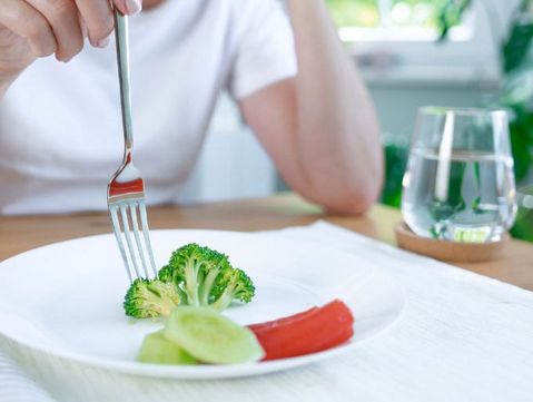 Auffälliges Essverhalten bei Magersucht