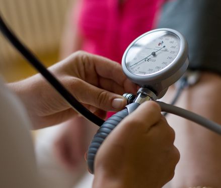 Blutdruckmessung Hypertonie – Wenn der Blutdruck zu hoch ist