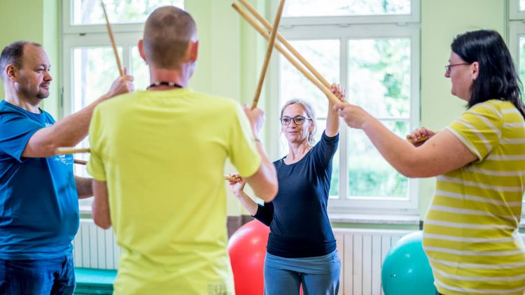 Bewegungstherapie in der Gruppe