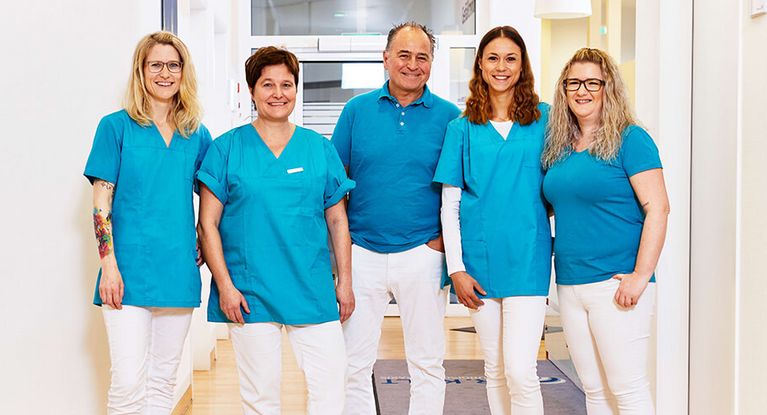 Teambild Ärztinnen, Ärzte und medizinische Fachangestellte Gefäßchirurgie MEDICLIN MVZ Offenburg