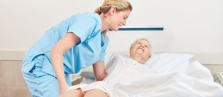 Dekubitus (Druckgeschwür): Entstehung, Behandlung und & Vorbeugung Dekubitus (Druckgeschwür): Entstehung, Behandlung und & Vorbeugung