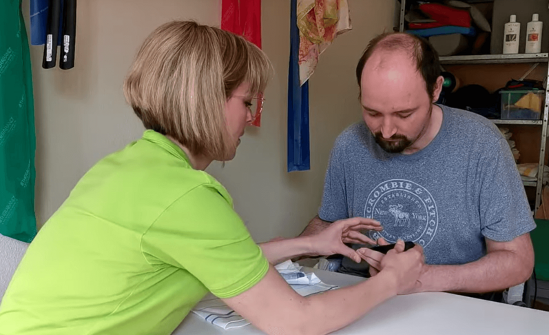 Video: Wie Ergotherapie nach einem Schlaganfall helfen kann
