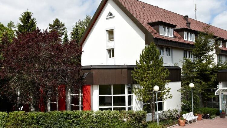 Klinik von vorne MEDICLIN Klinik am Vogelsang