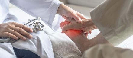 Polyneuropathie: Ursachen, Symptome & Behandlung