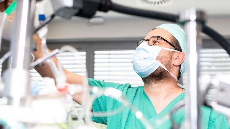 MEDICLIN Herzzentrum Coswig: weltweit erster Einsatz von hybrider Herz-Lungen-Maschine (HLM)